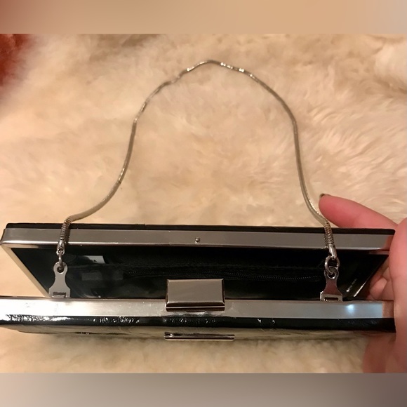 Miche Black Textured Hard Case w/ Removable Silver Chain Snap Close Wallet Purse - Picture 3 of 11